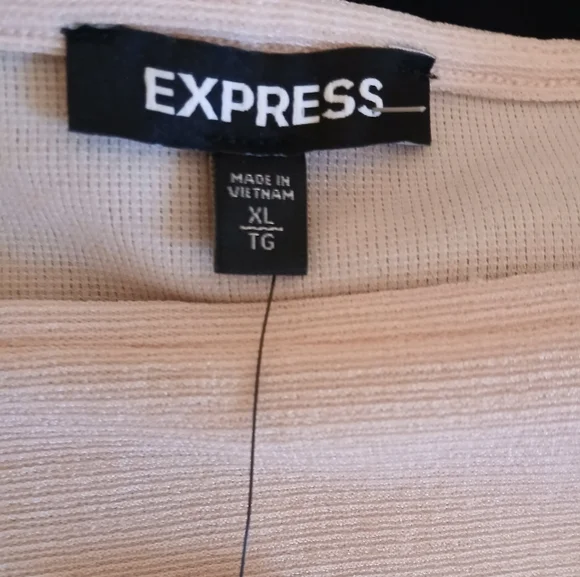 SOLD
Express Blouse women’s Size XL NWT - Picture 4 of 5